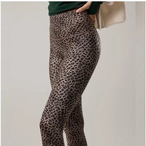 New OFFLINE Aerie Goals Gloss High Waisted Shine Leggings Animal Print L Regular